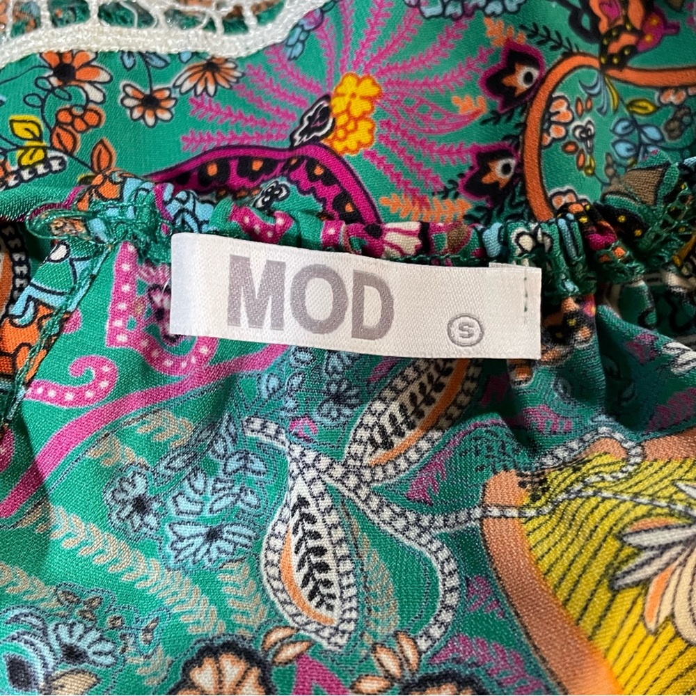 #0243 MOD Paisley Halter Top with Lace Trim-S - Picture 2 of 5